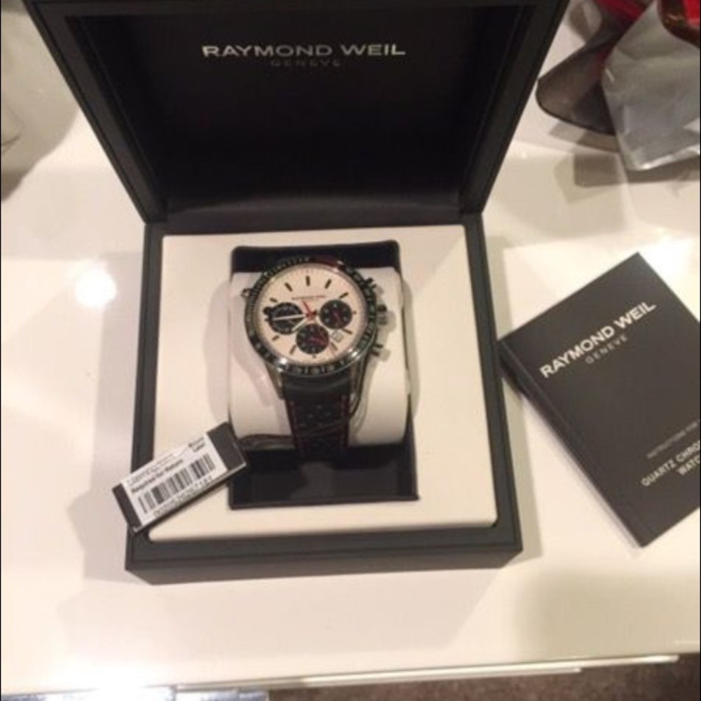 Watch - Picture 2 of 5